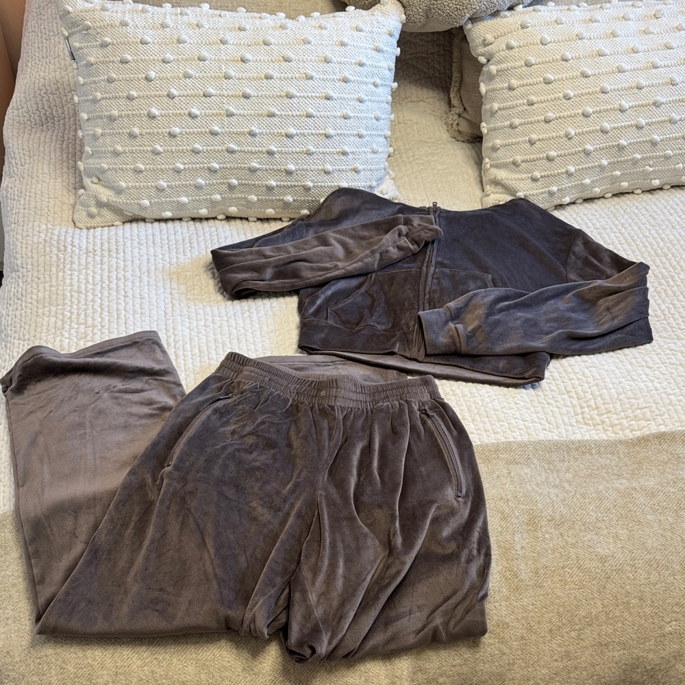 SKIMS VELOUR SET